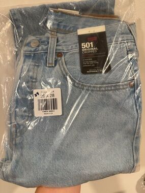 Levi's 501 Original Cropped Light Wash Jeans 26x28